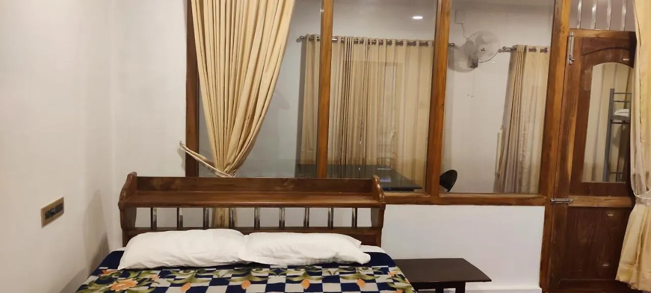 Whispering Pinewoods Hotel Pirmed 0*,