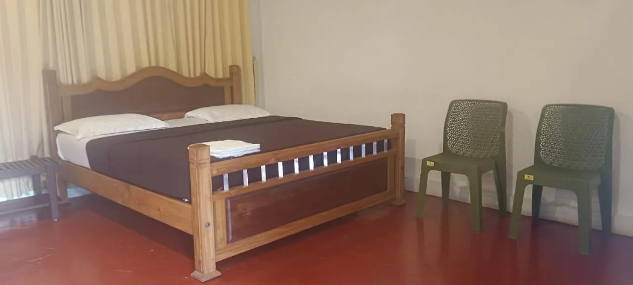 Inn Whispering Pinewoods Hotel Pirmed India